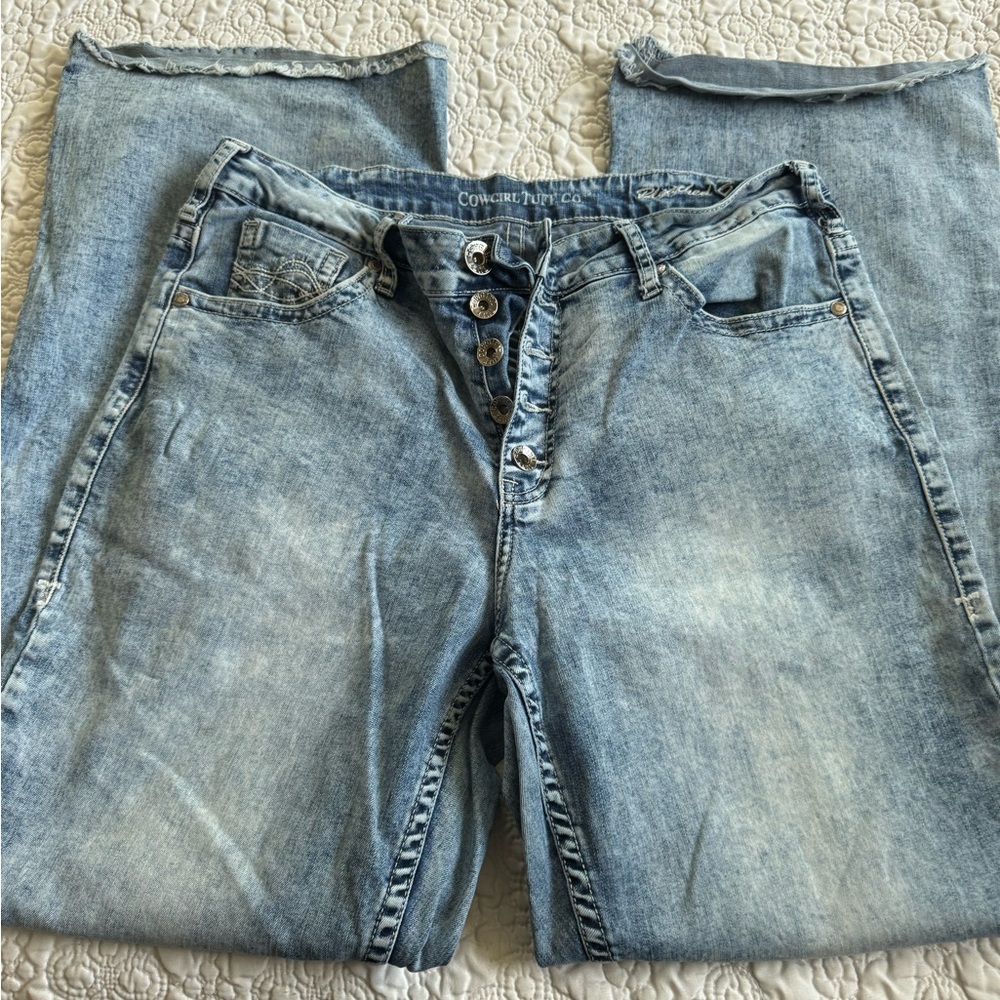 Good condition cowgirl tuff jeans